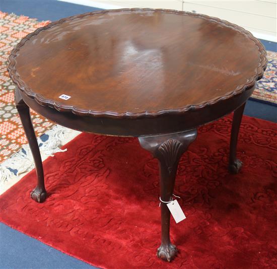 A mahogany piecrust table, W.91cm